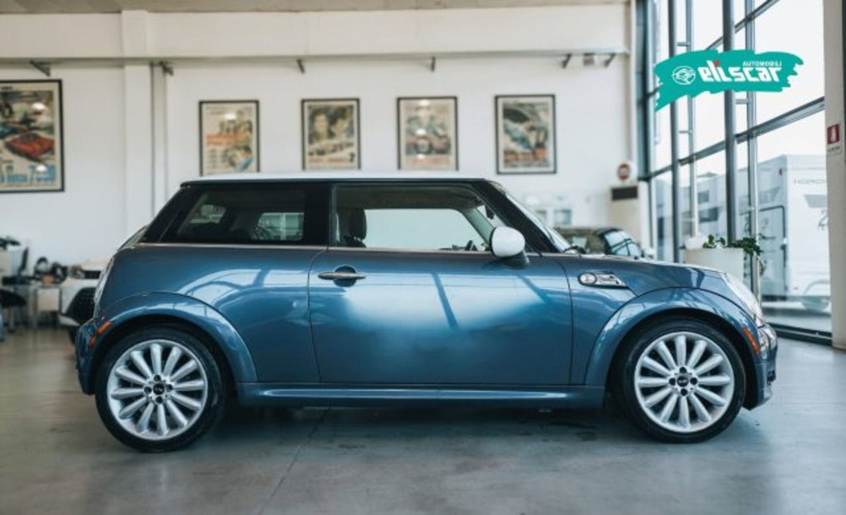 MINI Mini 1.6 16V Cooper (5)