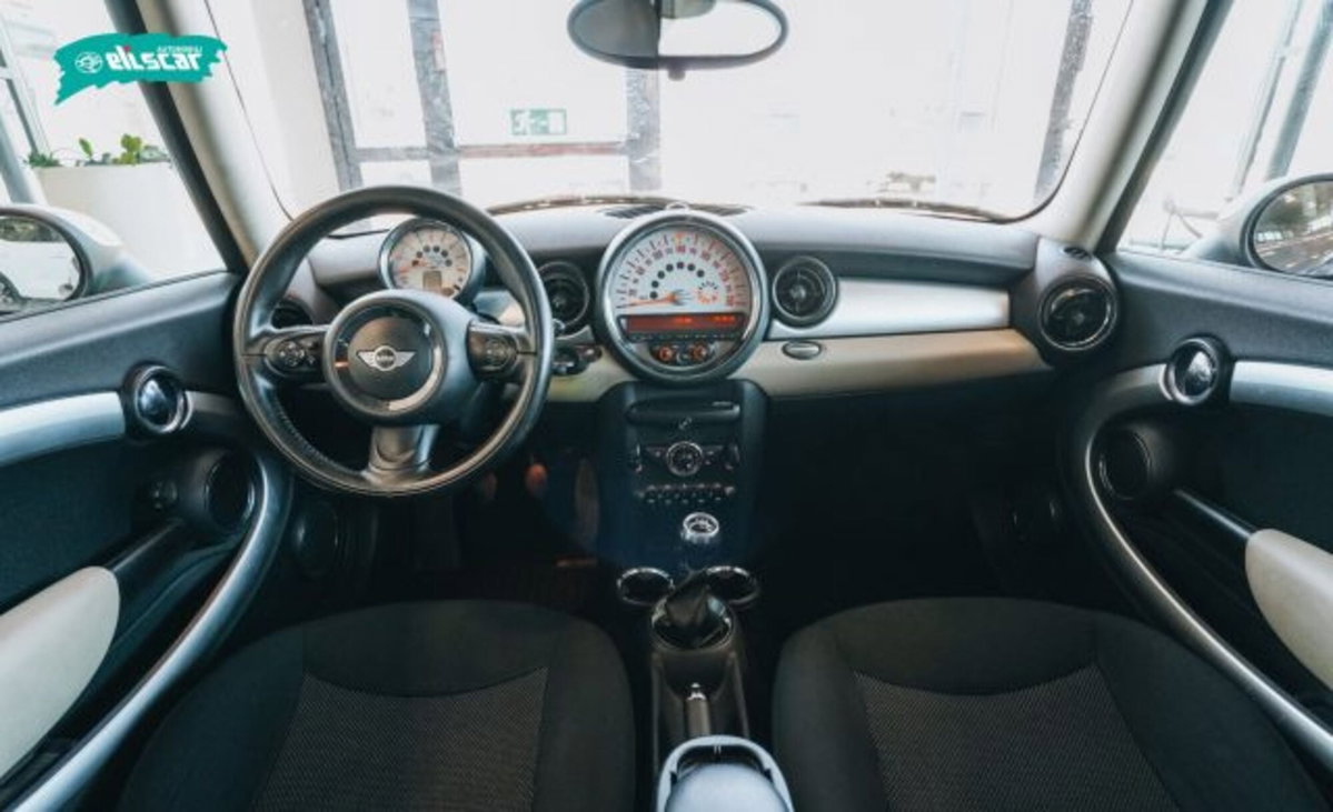 MINI Mini 1.6 16V Cooper (6)