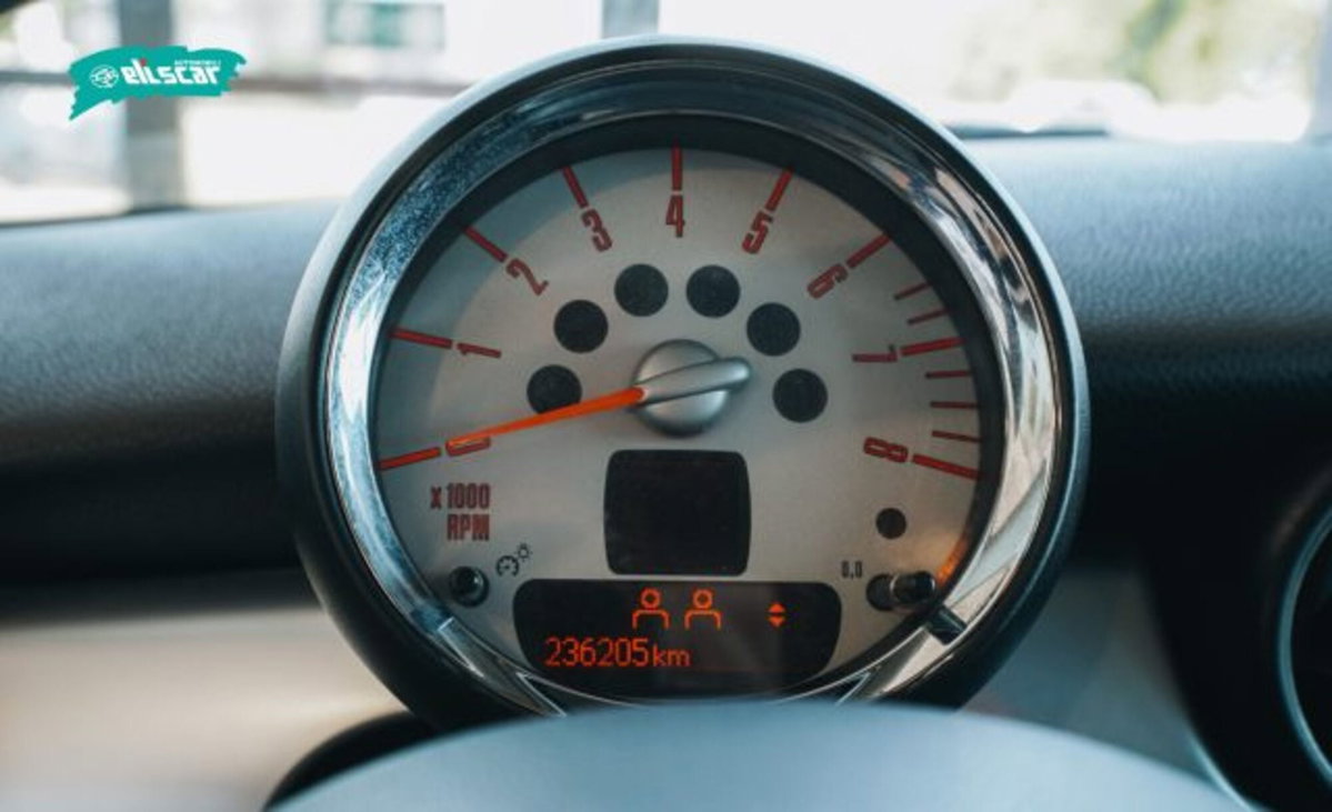 MINI Mini 1.6 16V Cooper (7)