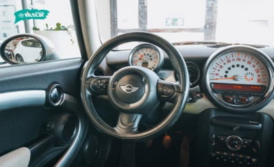 MINI Mini 1.6 16V Cooper (8)