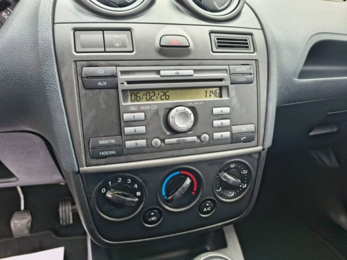 Ford Fiesta 1.2 16V 5p. Clever (12)