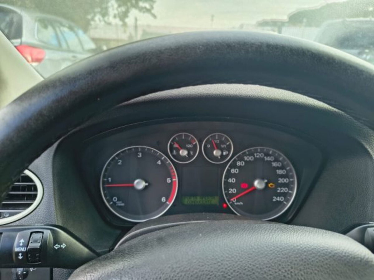 Ford Focus 1.6 TDCi (90CV) Titanium (12)