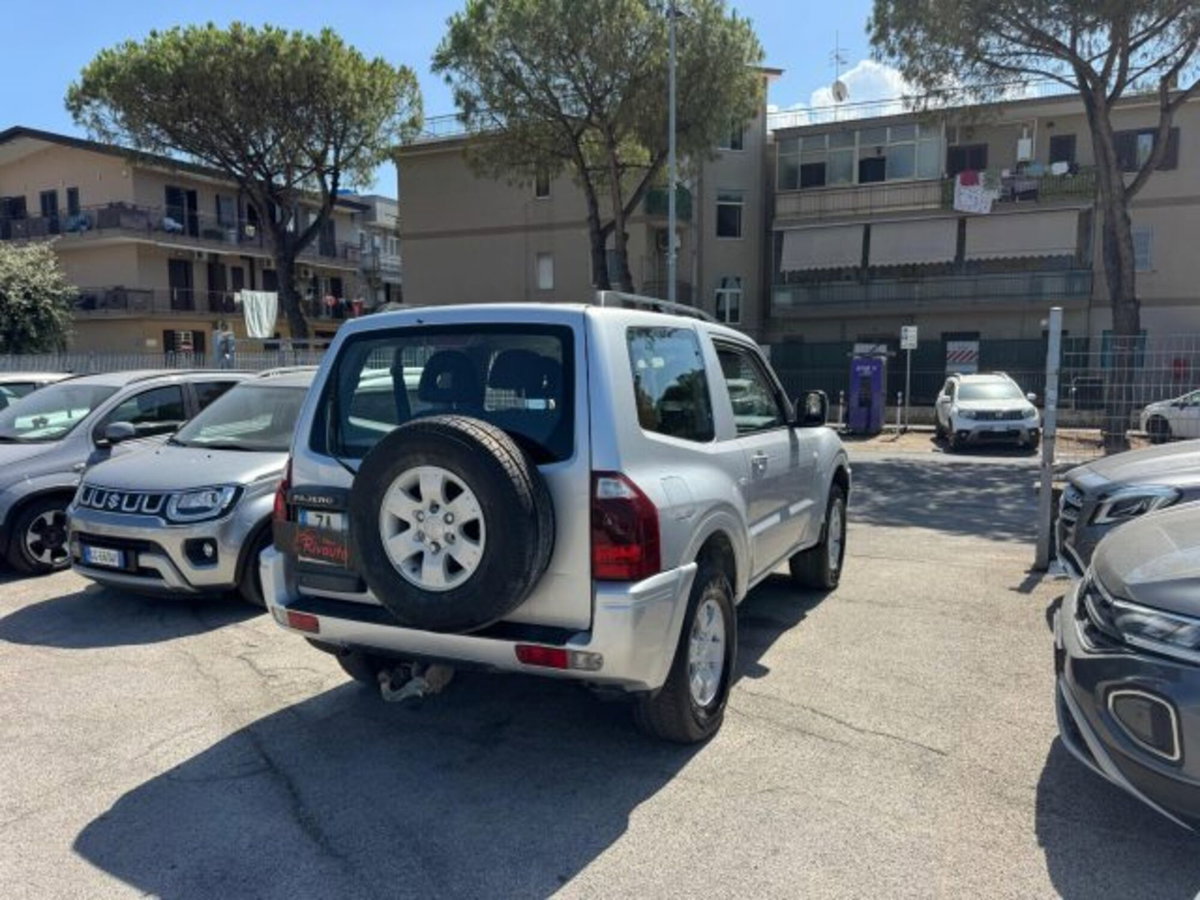 Mitsubishi Pajero 2.5 TDI 3p. GLX (6)