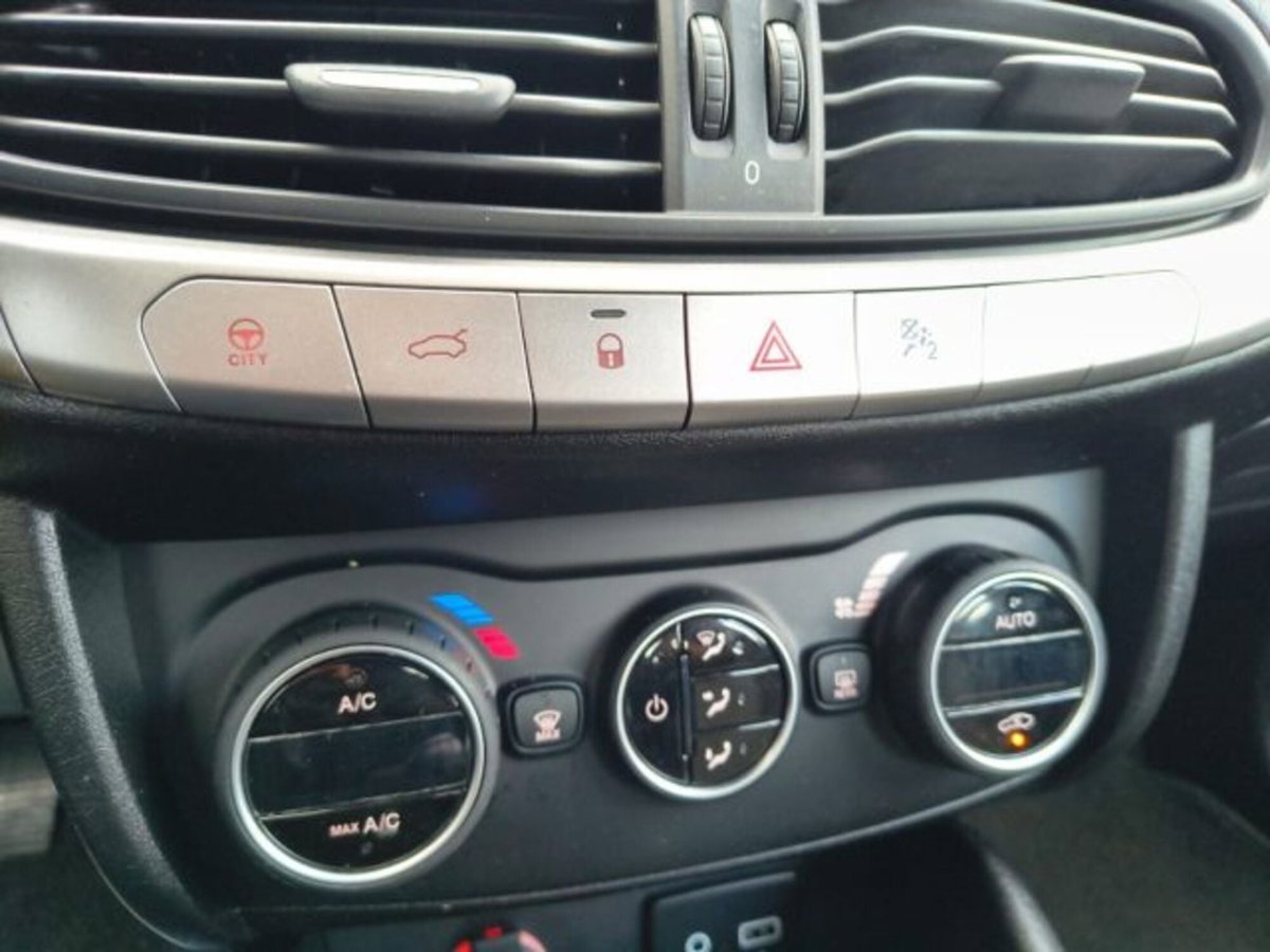 Fiat Tipo Tipo 1.4 T-Jet 120CV GPL 4 porte Easy (8)