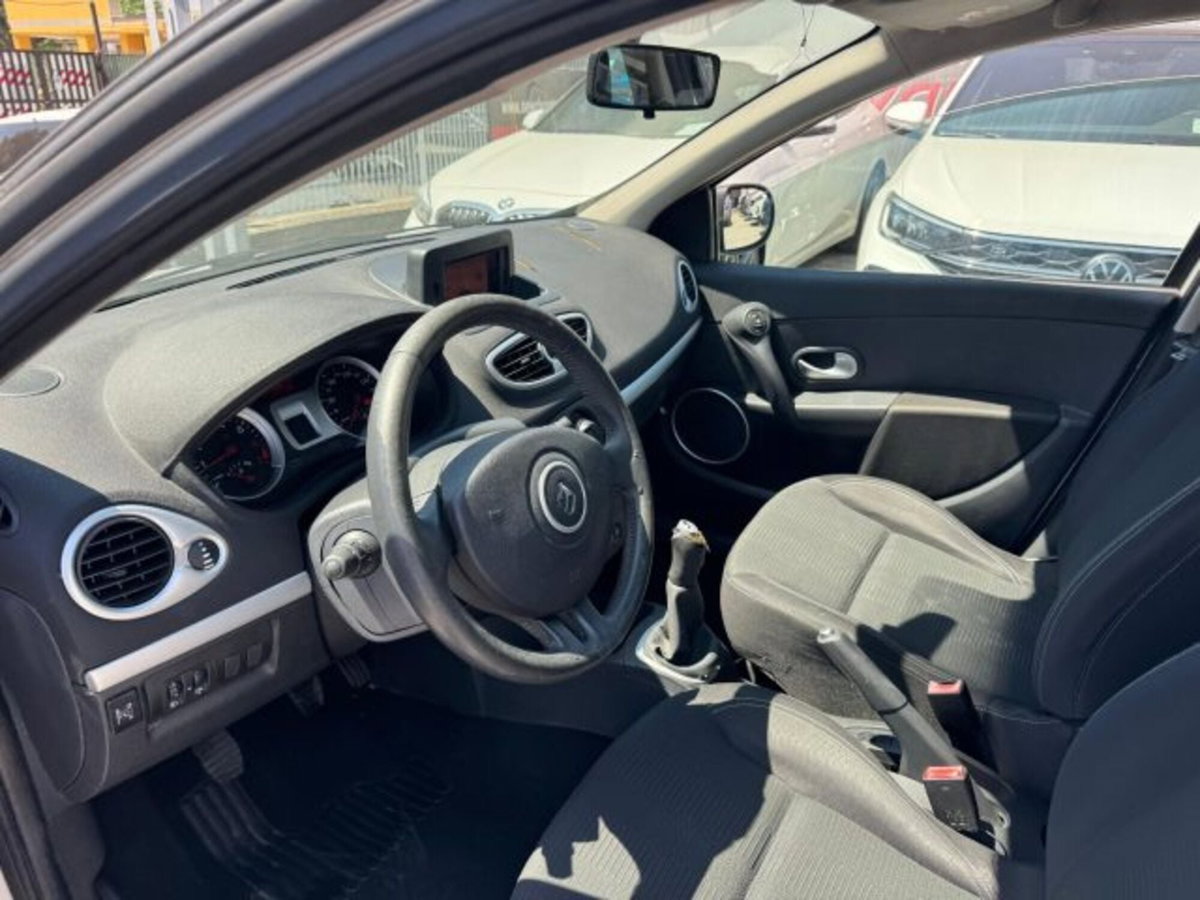 Renault Clio 1.2 16V 5 porte GPL Dynamique (9)