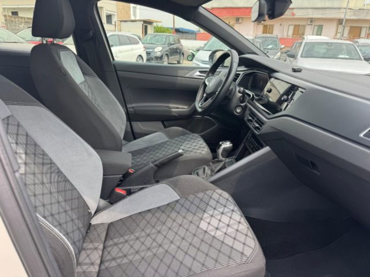 Volkswagen Taigo 1.0 TSI 110 CV DSG R-Line (11)