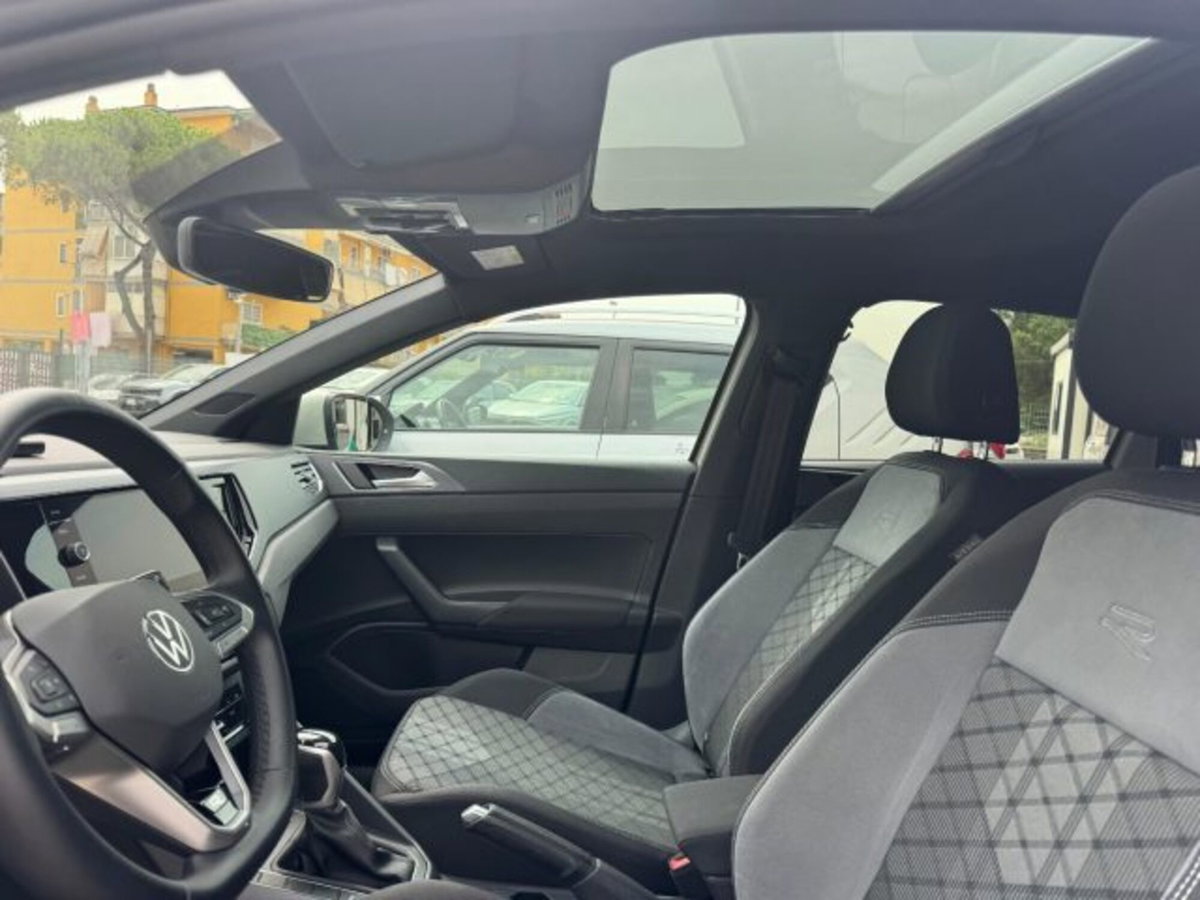 Volkswagen Taigo 1.0 TSI 110 CV DSG R-Line (14)