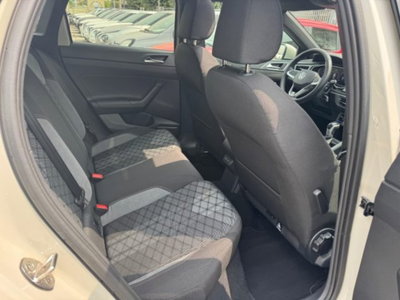 Volkswagen Taigo 1.0 TSI 110 CV DSG R-Line (19)