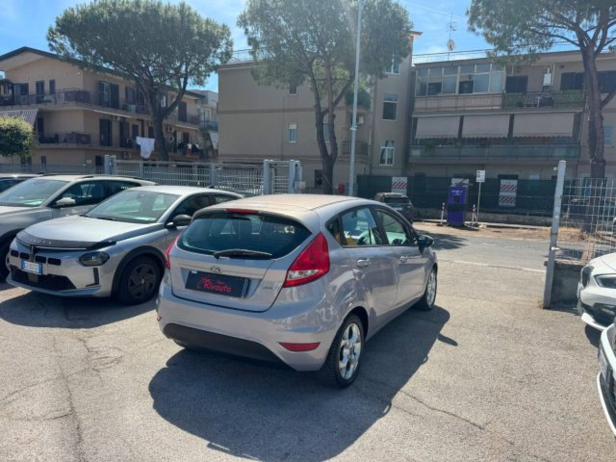 Ford Fiesta 1.4 TDCi 68CV 5 porte Titanium (5)