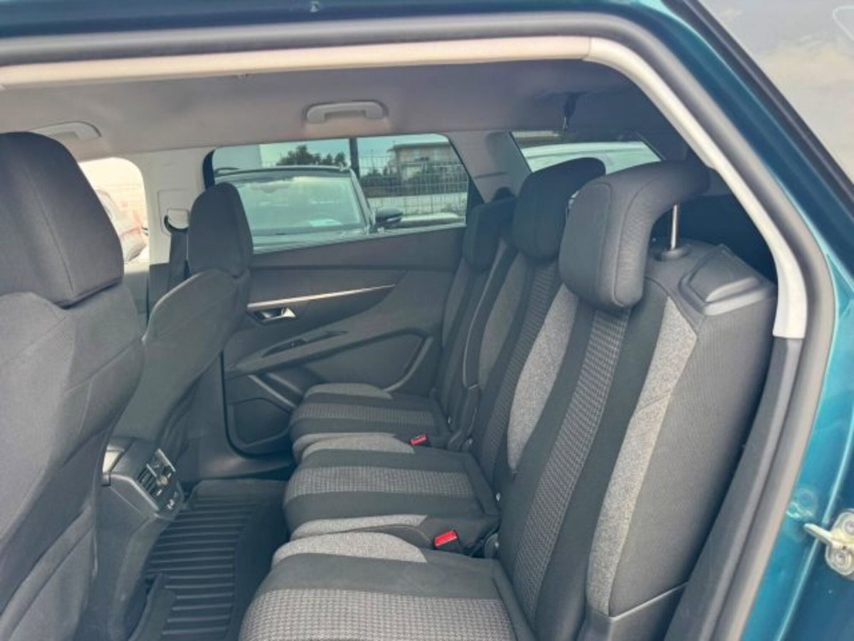 Peugeot 5008 BlueHDi 130 S&S EAT8 Allure (14)