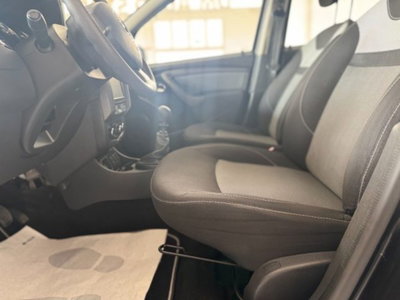 Dacia Duster 1.5 dCi 110CV S&S 4x2 Serie Speciale Lauréate Family (11)