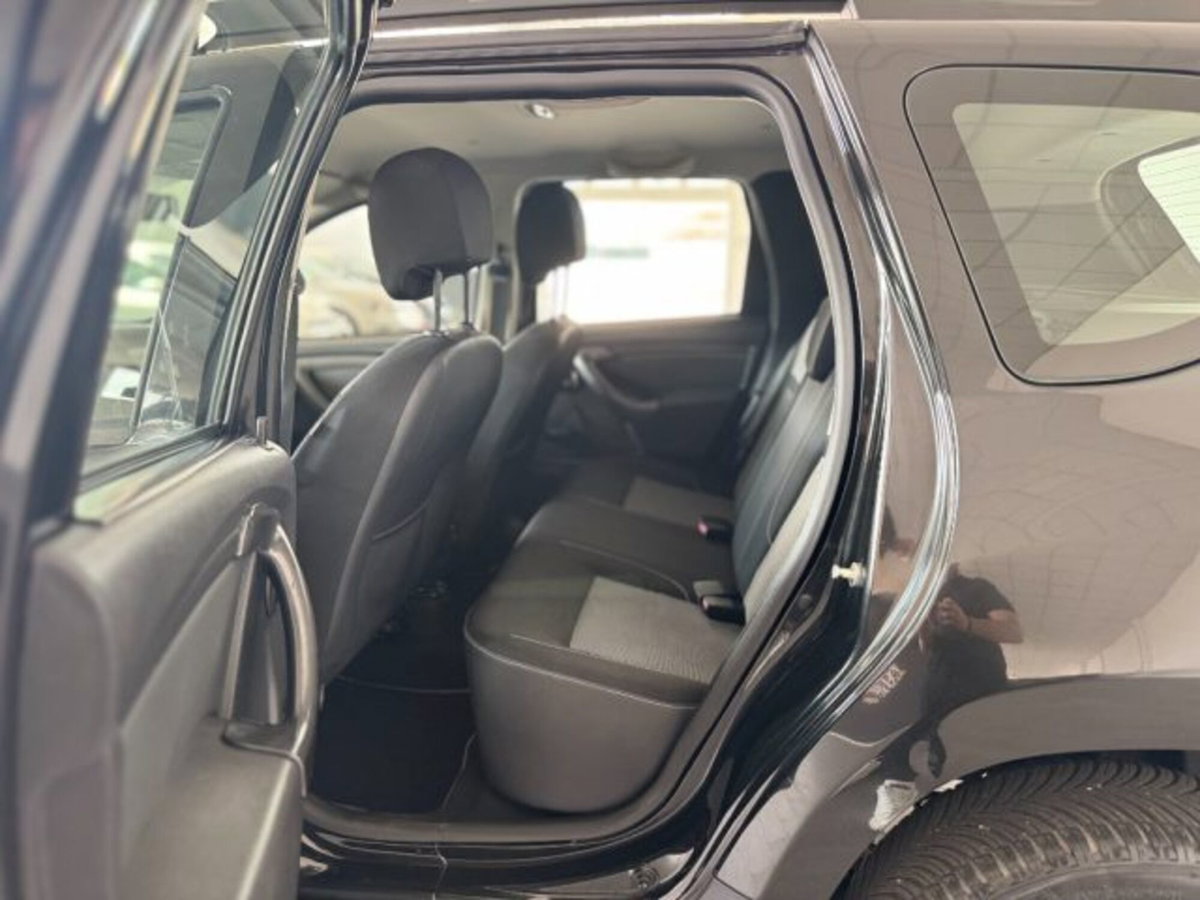 Dacia Duster 1.5 dCi 110CV S&S 4x2 Serie Speciale Lauréate Family (13)