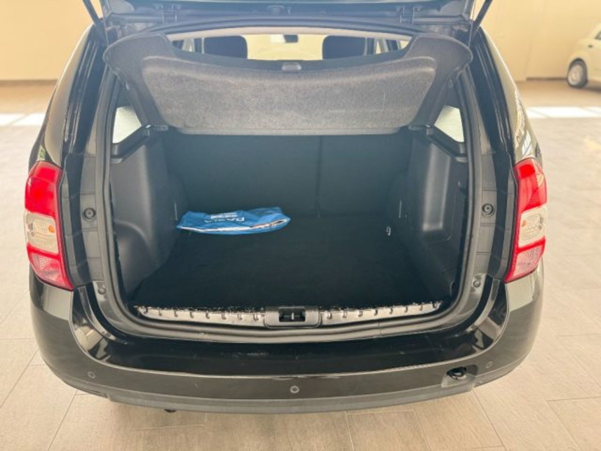 Dacia Duster 1.5 dCi 110CV S&S 4x2 Serie Speciale Lauréate Family (15)