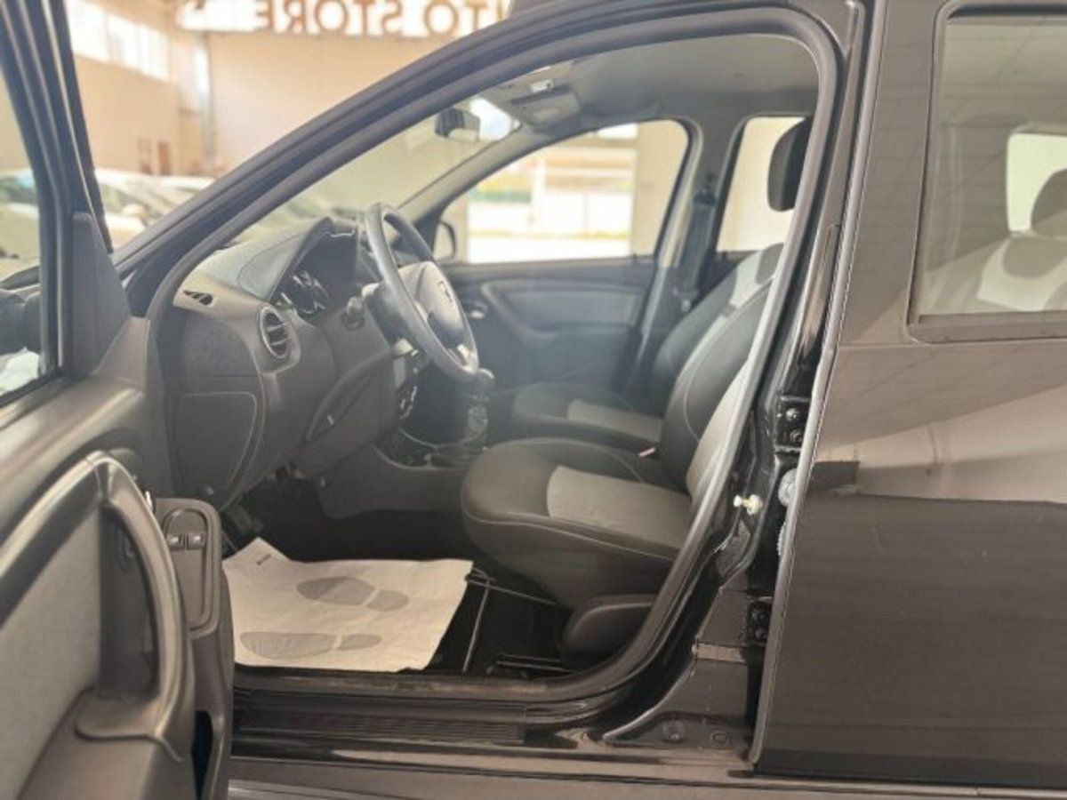 Dacia Duster 1.5 dCi 110CV S&S 4x2 Serie Speciale Lauréate Family (9)