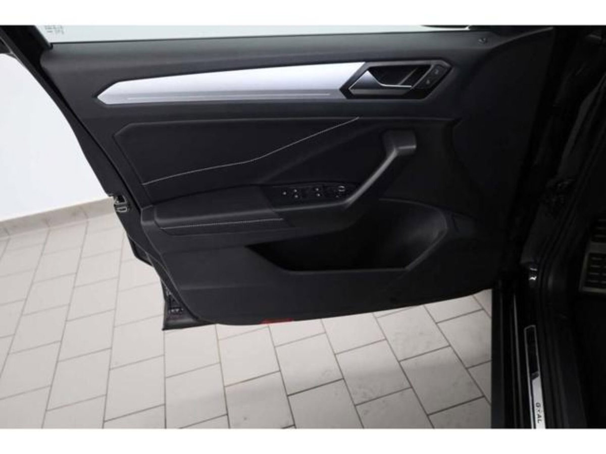 Volkswagen T-Roc 1.0 tsi Sport 115cv (12)