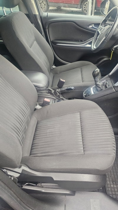 Opel Zafira Tourer 1.6 Turbo EcoM 150CV Cosmo (11)