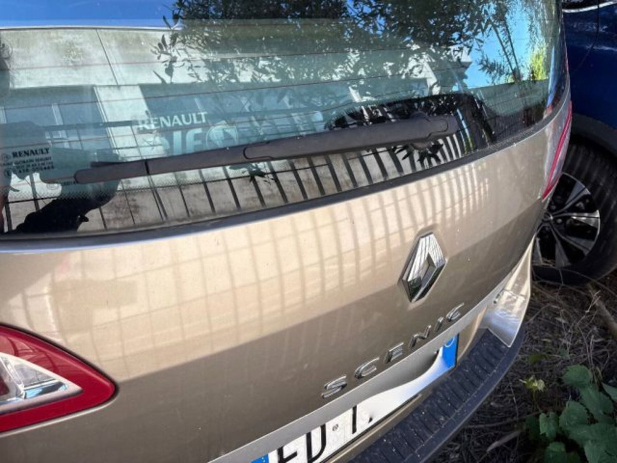 Renault Scenic E-Tech Electric 1.5 dCi 110CV EDC Energy (3)