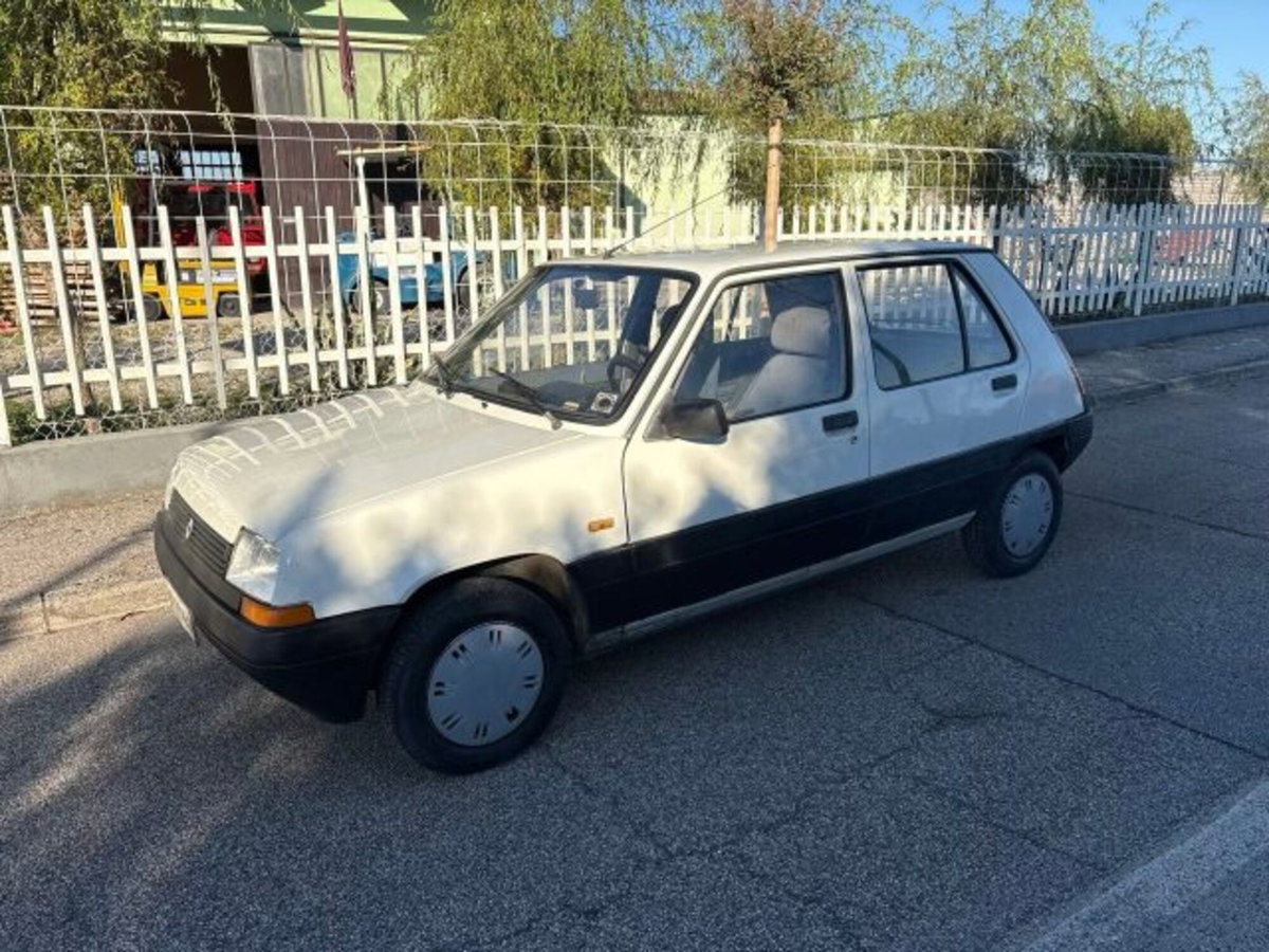 Renault 5 5 porte Superfive (2)