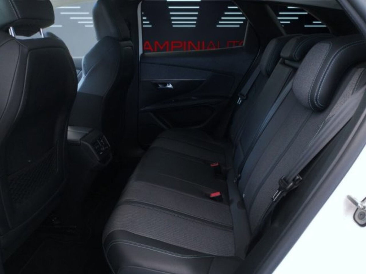 Peugeot 3008 BlueHDi 130 S&S Allure (17)