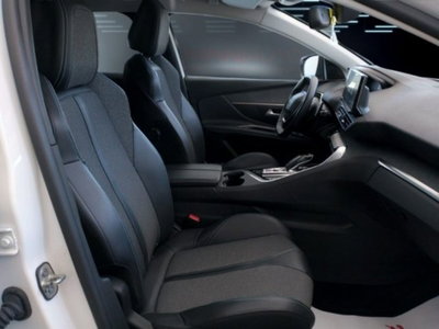 Peugeot 3008 BlueHDi 130 S&S Allure (19)