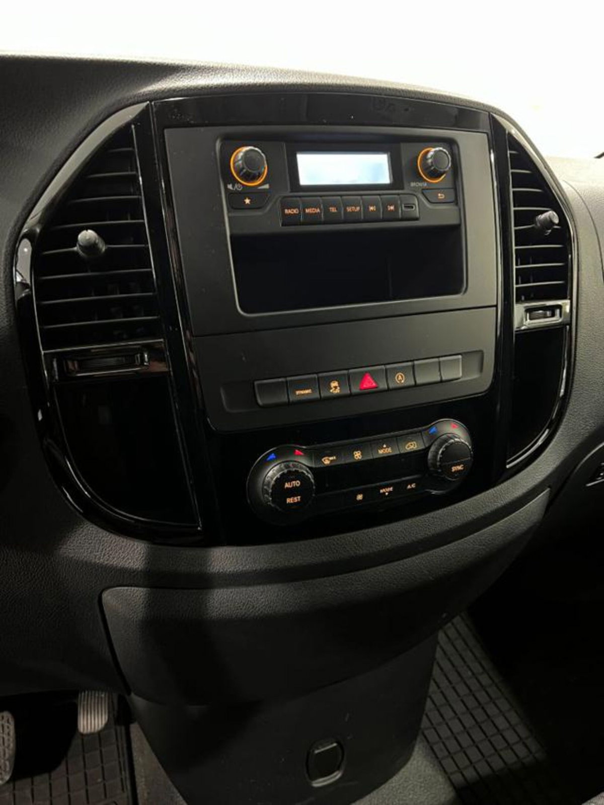 Mercedes-Benz Vito 2.0 116 CDI aut. PC-SL Mixto Long PRO (13)