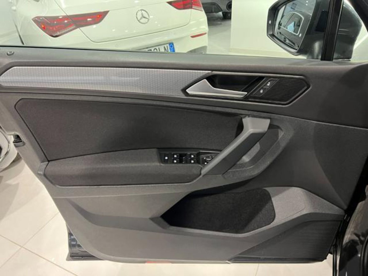 Volkswagen Tiguan 2.0 TDI 150 CV SCR DSG 4MOTION Life (17)