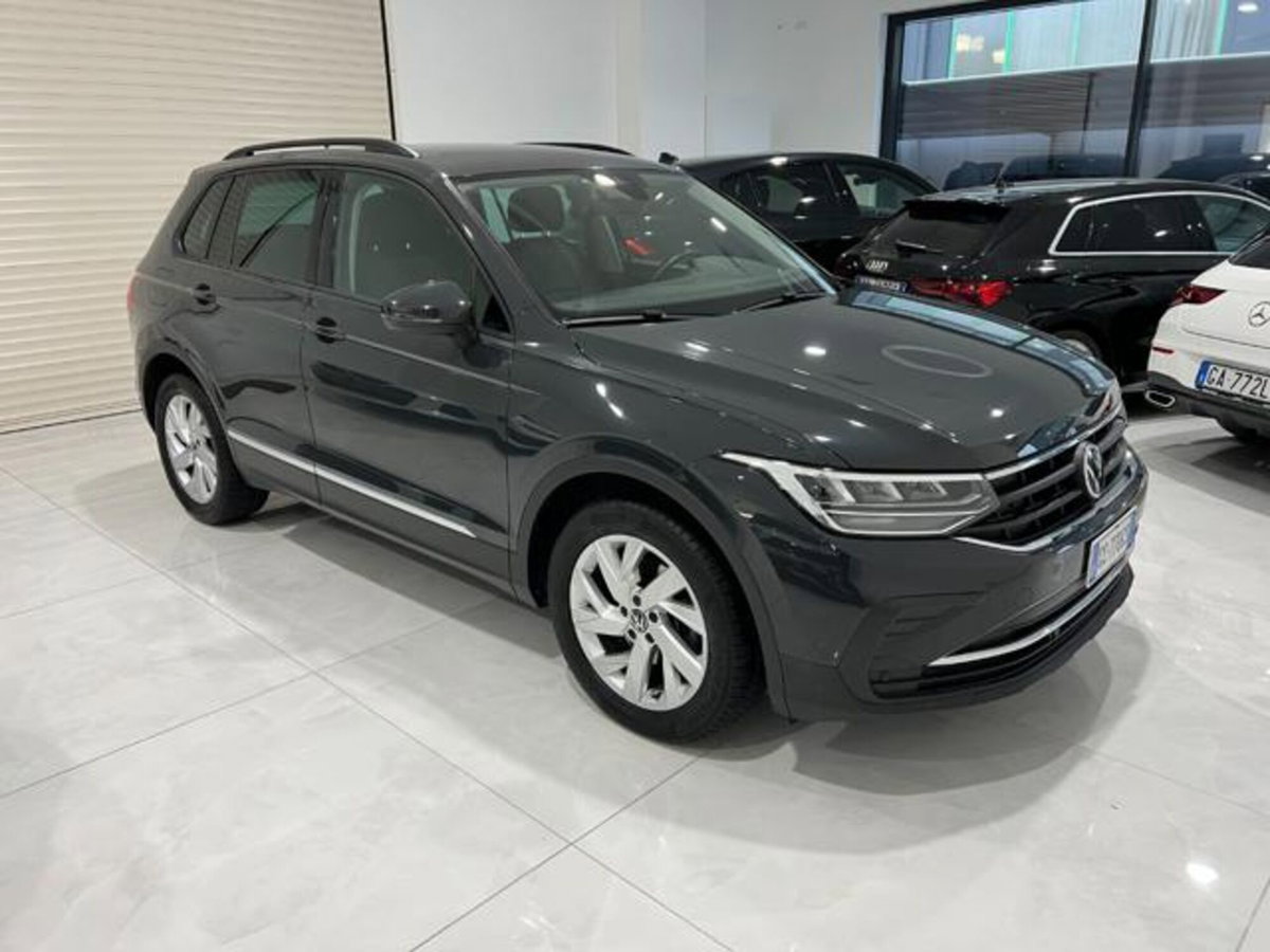 Volkswagen Tiguan 2.0 TDI 150 CV SCR DSG 4MOTION Life (2)