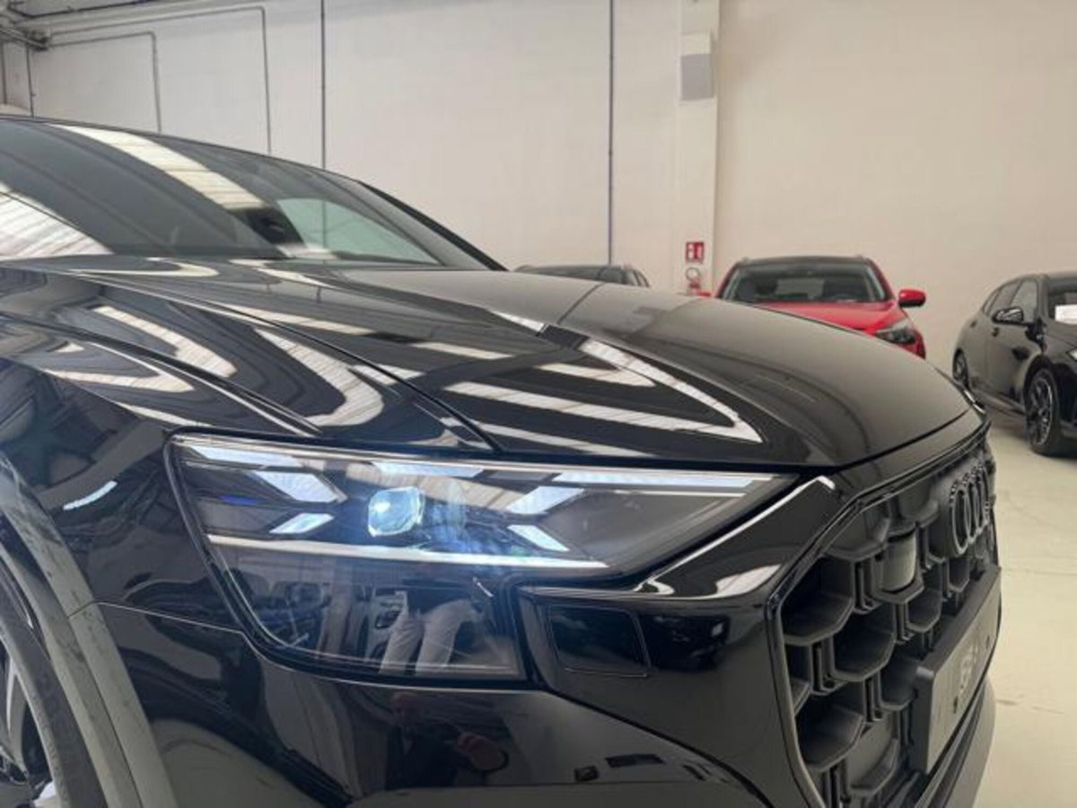 Audi Q8 3.0 tdi mhev S line edition quattro 286cv tiptronic (3)