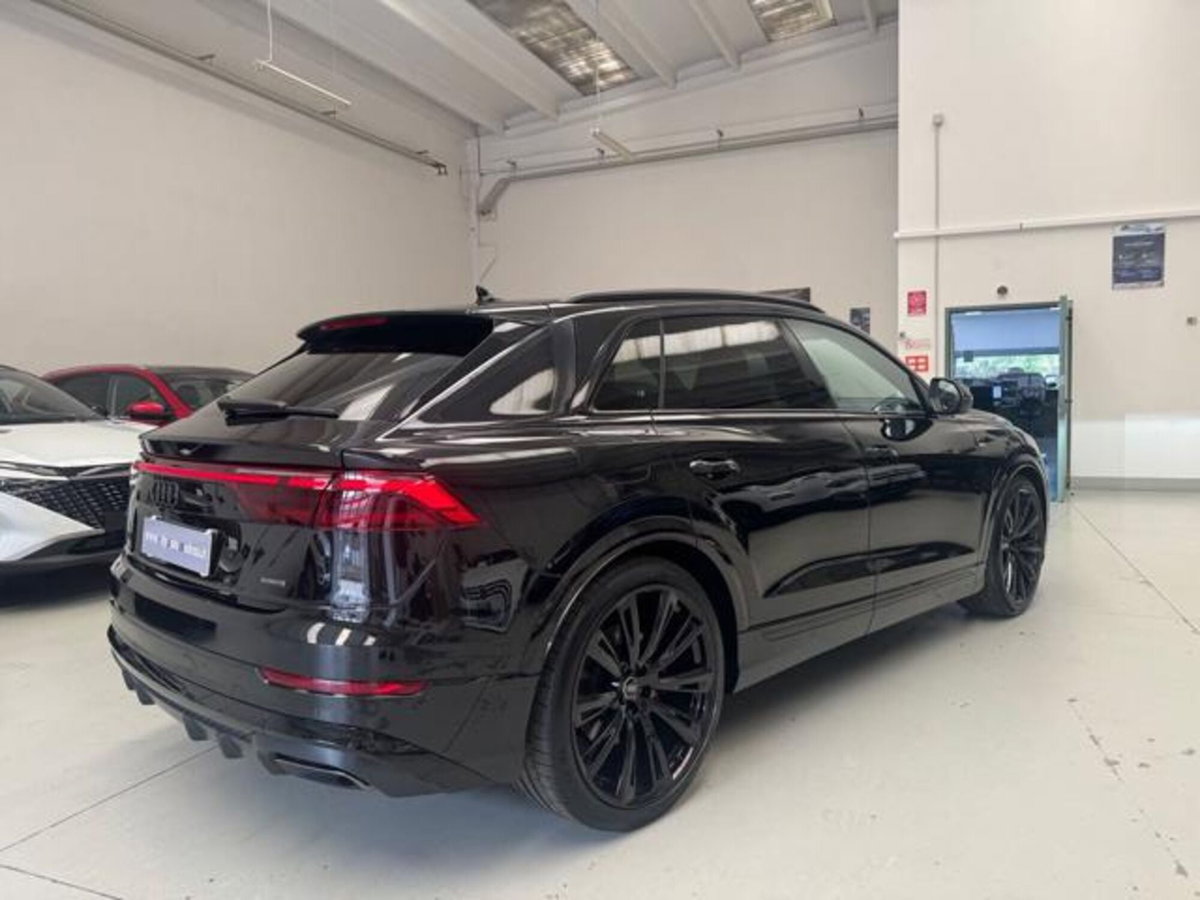 Audi Q8 3.0 tdi mhev S line edition quattro 286cv tiptronic (5)