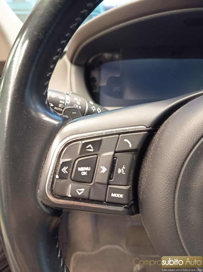 Jaguar F-Pace 2.0 D 180 CV AWD Portfolio (10)