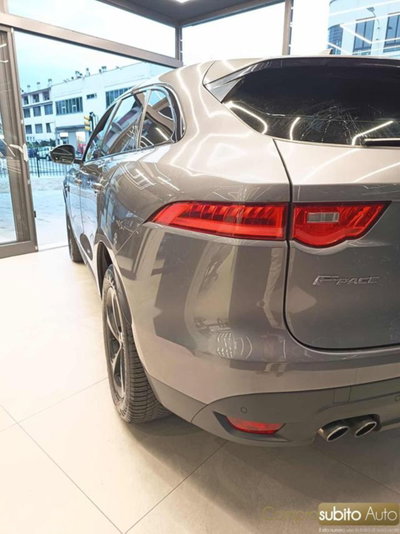 Jaguar F-Pace 2.0 D 180 CV AWD Portfolio (9)