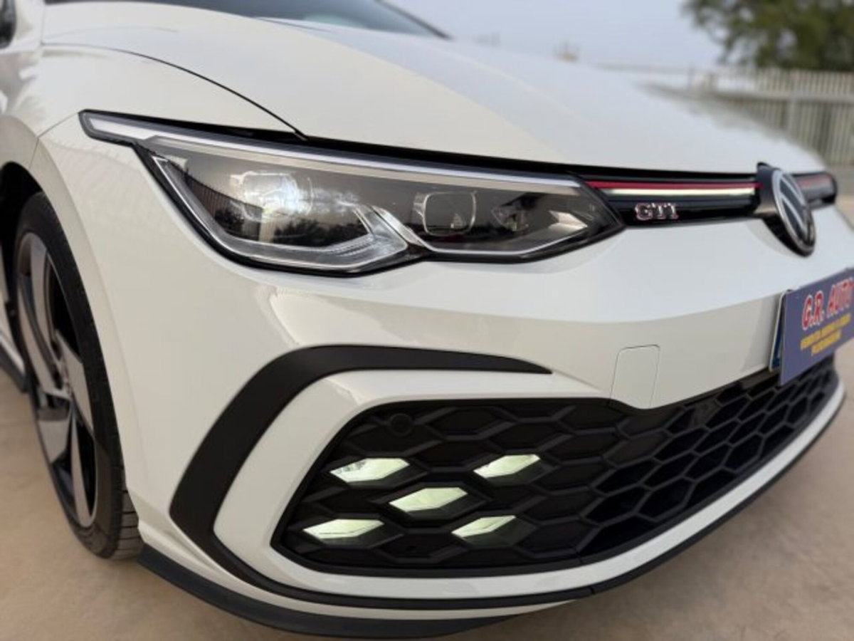 Volkswagen Golf 2.0 tsi GTI MT Ultimate 245cv (11)