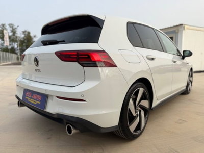 Volkswagen Golf 2.0 tsi GTI MT Ultimate 245cv (9)