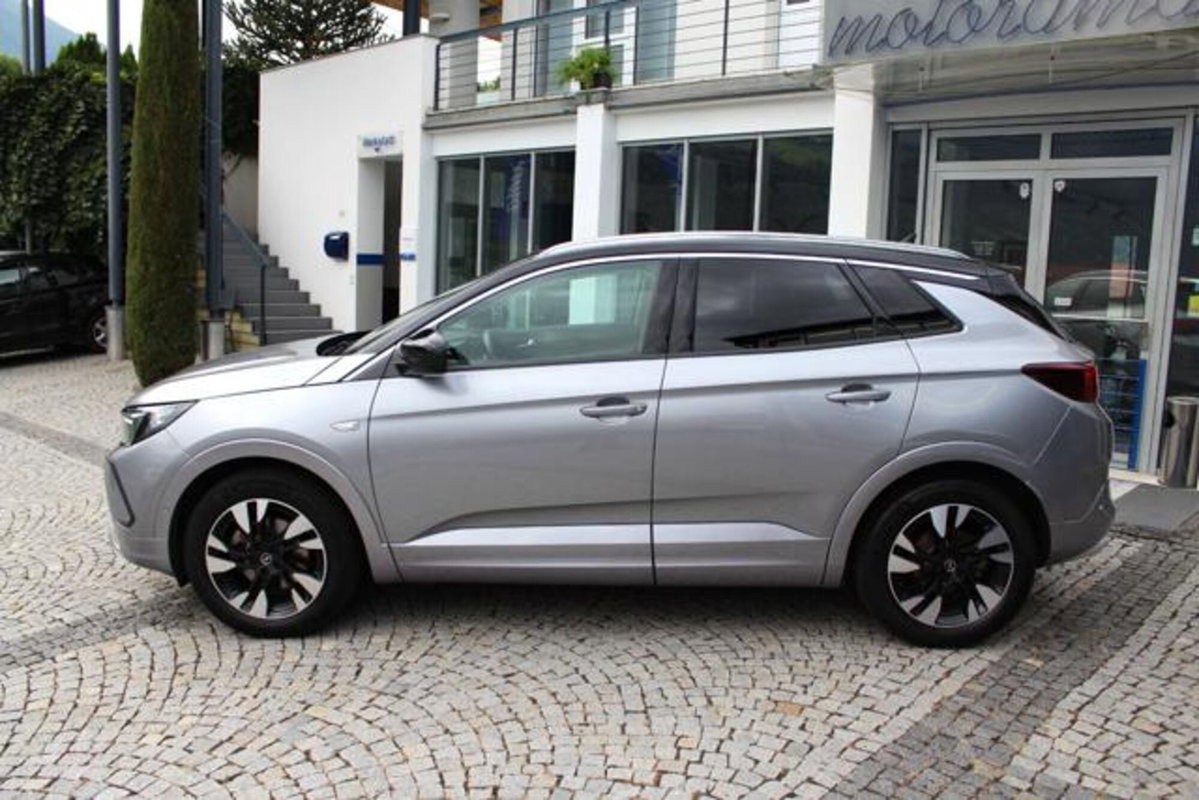 Opel Grandland 1.5 diesel Ecotec aut. Ultimate (2)