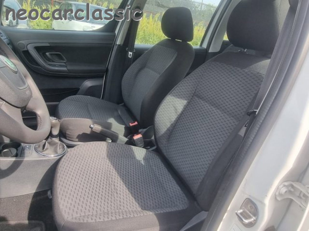 Skoda Roomster 12V 70CV Style (8)