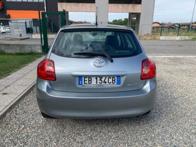 Toyota Auris 1.4 D-4D 5 porte Sol (4)