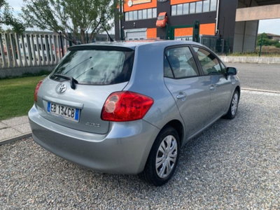 Toyota Auris 1.4 D-4D 5 porte Sol (5)