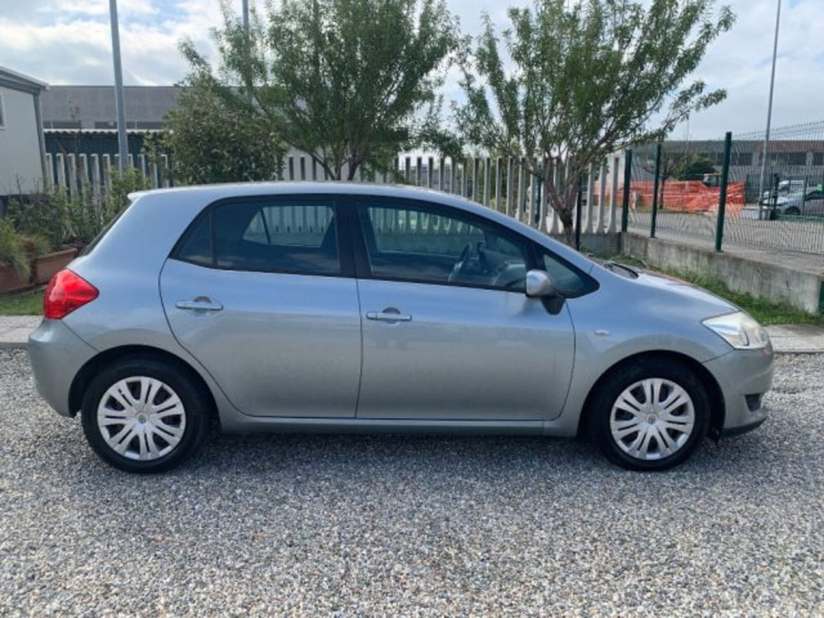 Toyota Auris 1.4 D-4D 5 porte Sol (6)