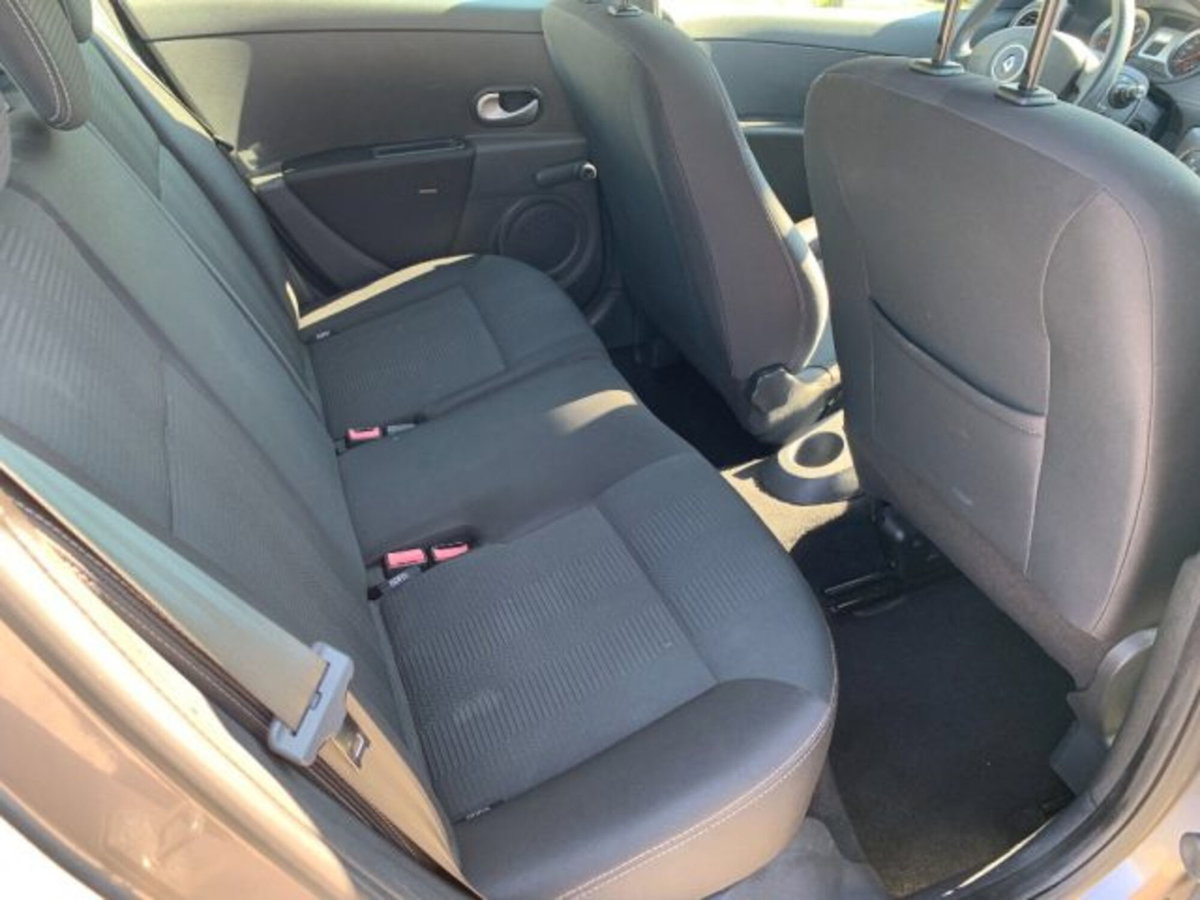 Renault Clio 1.2 16V 5 porte Luxe (10)