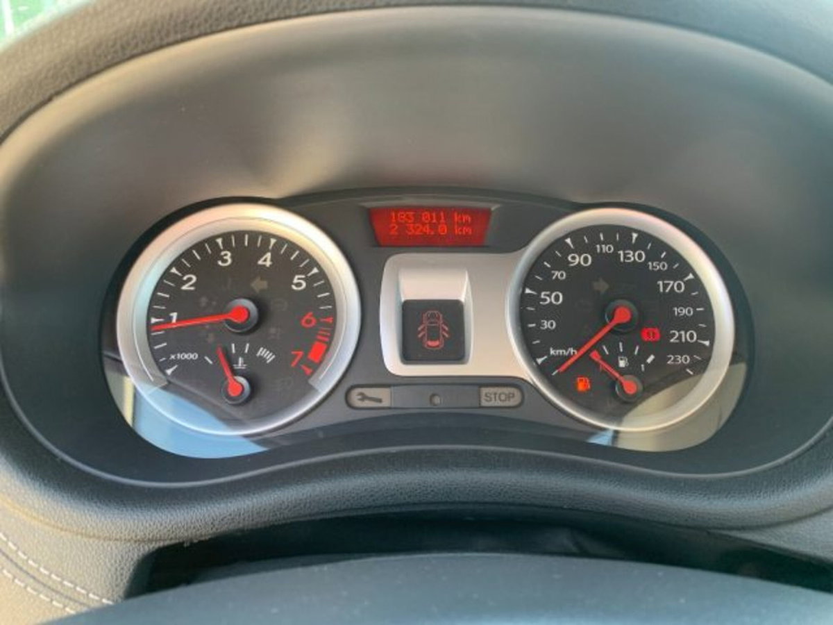 Renault Clio 1.2 16V 5 porte Luxe (12)