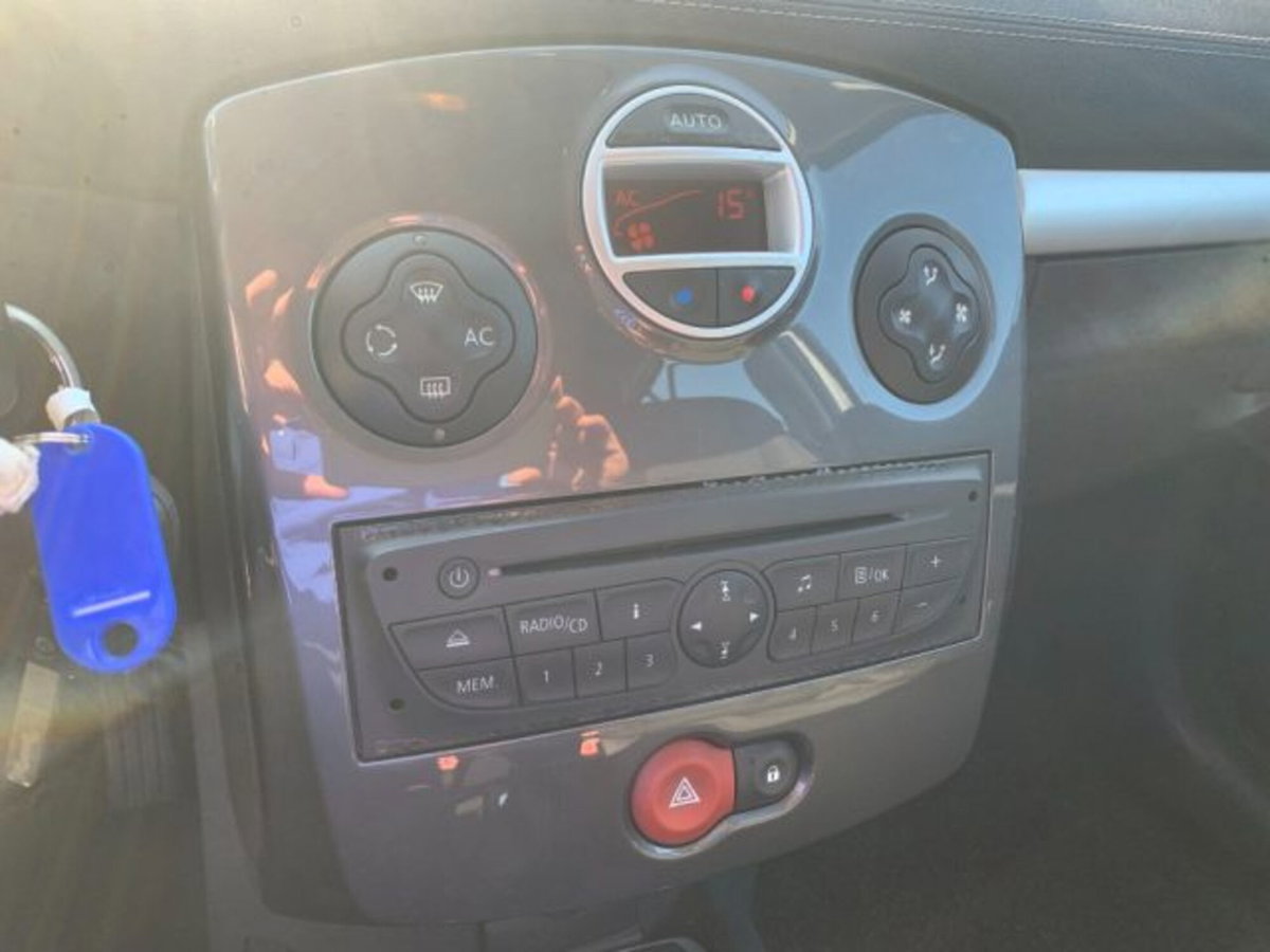 Renault Clio 1.2 16V 5 porte Luxe (14)