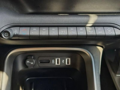 Jeep Avenger 1.2 turbo Summit fwd 100cv (12)