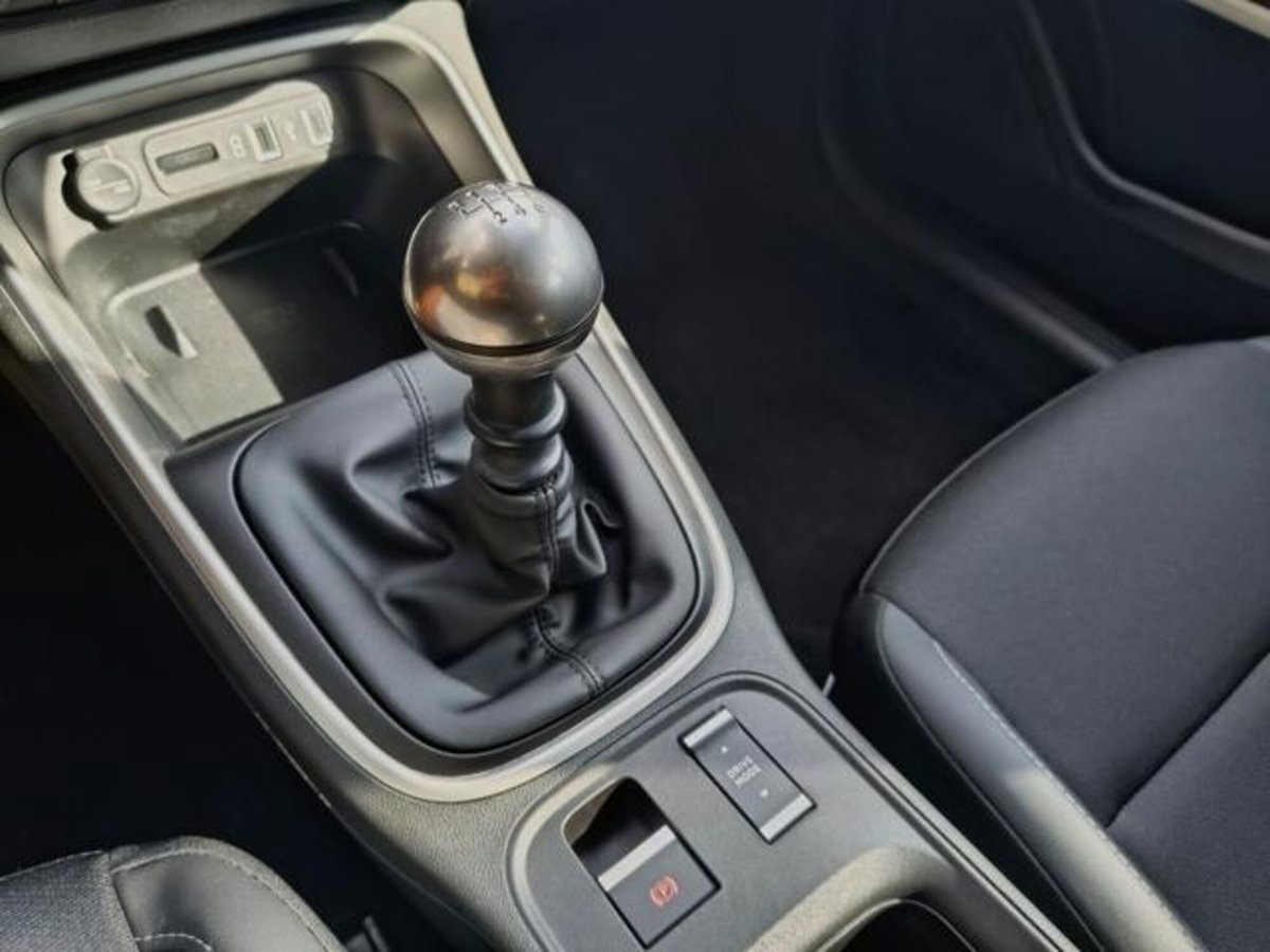 Jeep Avenger 1.2 turbo Summit fwd 100cv (13)