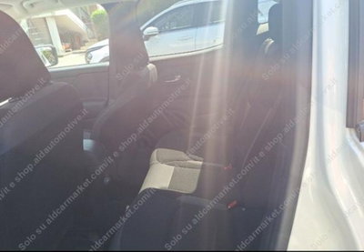 Jeep Renegade 1.6 Mjt 130 CV Limited (8)