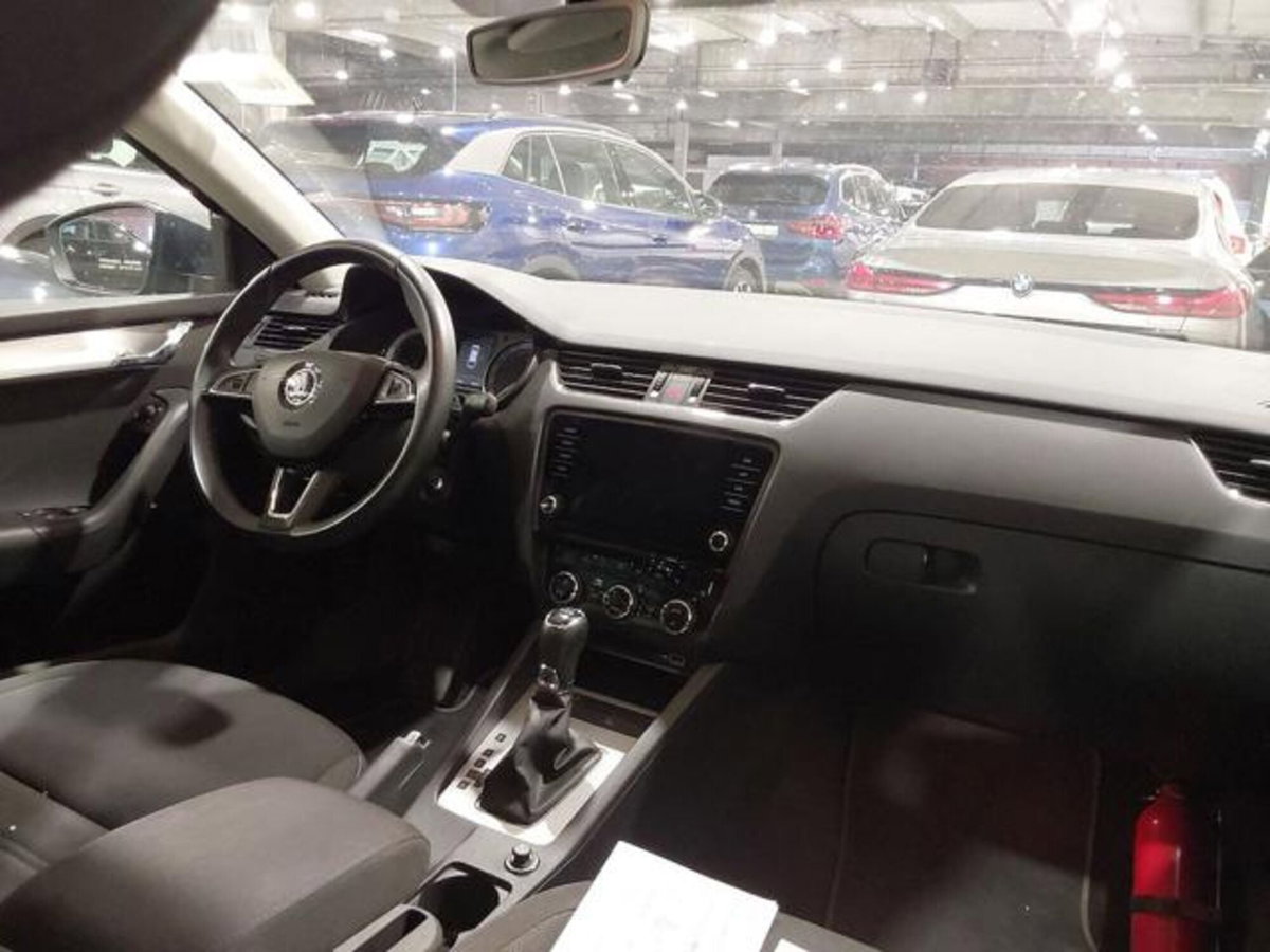 Skoda Octavia Station Wagon 1.5 G-TEC DSG Wagon Ambition (6)