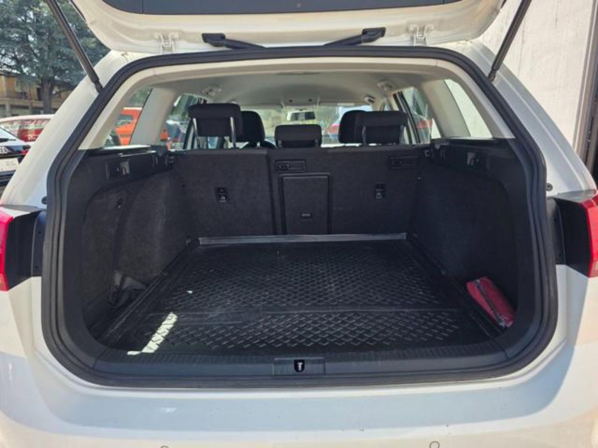 Volkswagen Golf Variant 1.4 TGI Comfortline BlueMotion (16)