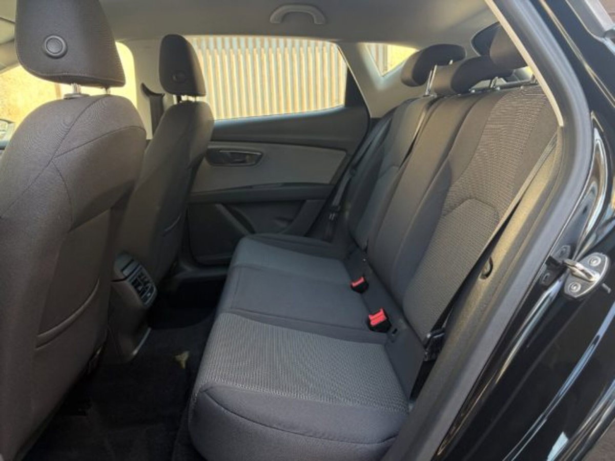 SEAT Leon 1.6 TDI 115 CV 5p. Style (11)