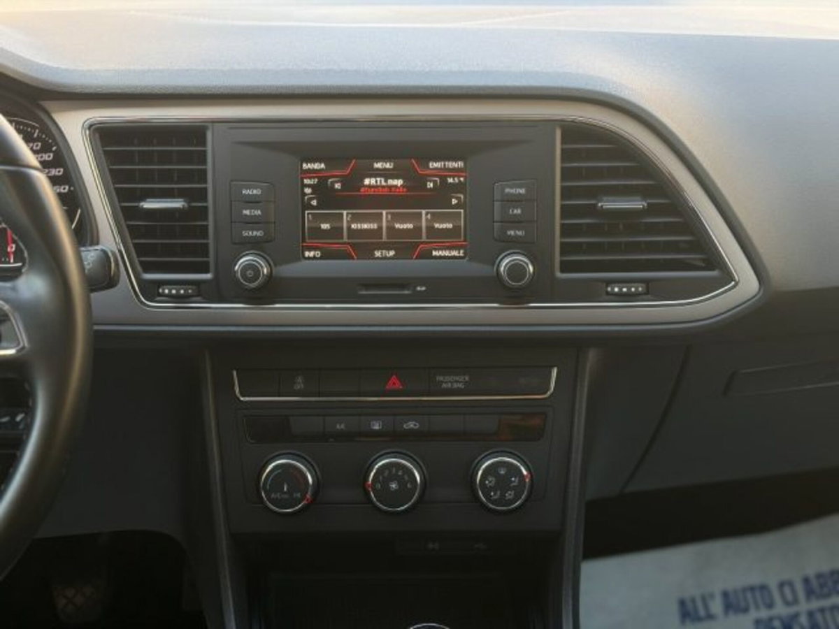 SEAT Leon 1.6 TDI 115 CV 5p. Style (17)