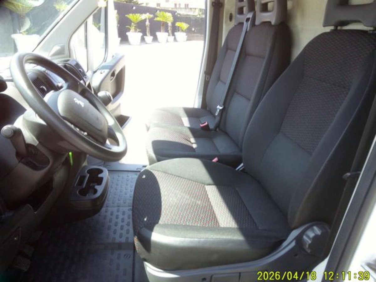 Peugeot Boxer Furgone 335 2.2 BlueHDi 140 S&S PM-TM Furgone Vetrato (12)