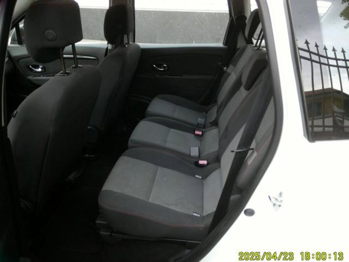 Renault Scenic E-Tech Electric 1.5 dCi 110CV EDC Energy (9)